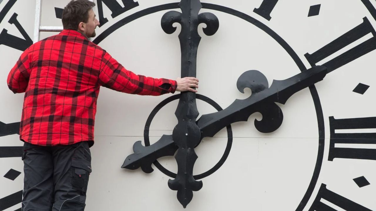 Saatler Geri Alinacak Mi Ne Zaman Turkiye Kis Saatine Gececek Mi 17599286955636