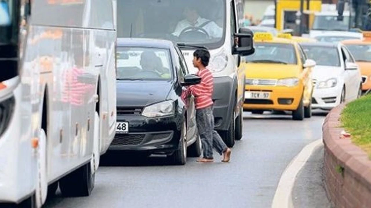 Trafikte Mendil Satan Suriyeli Cocuklar H46304