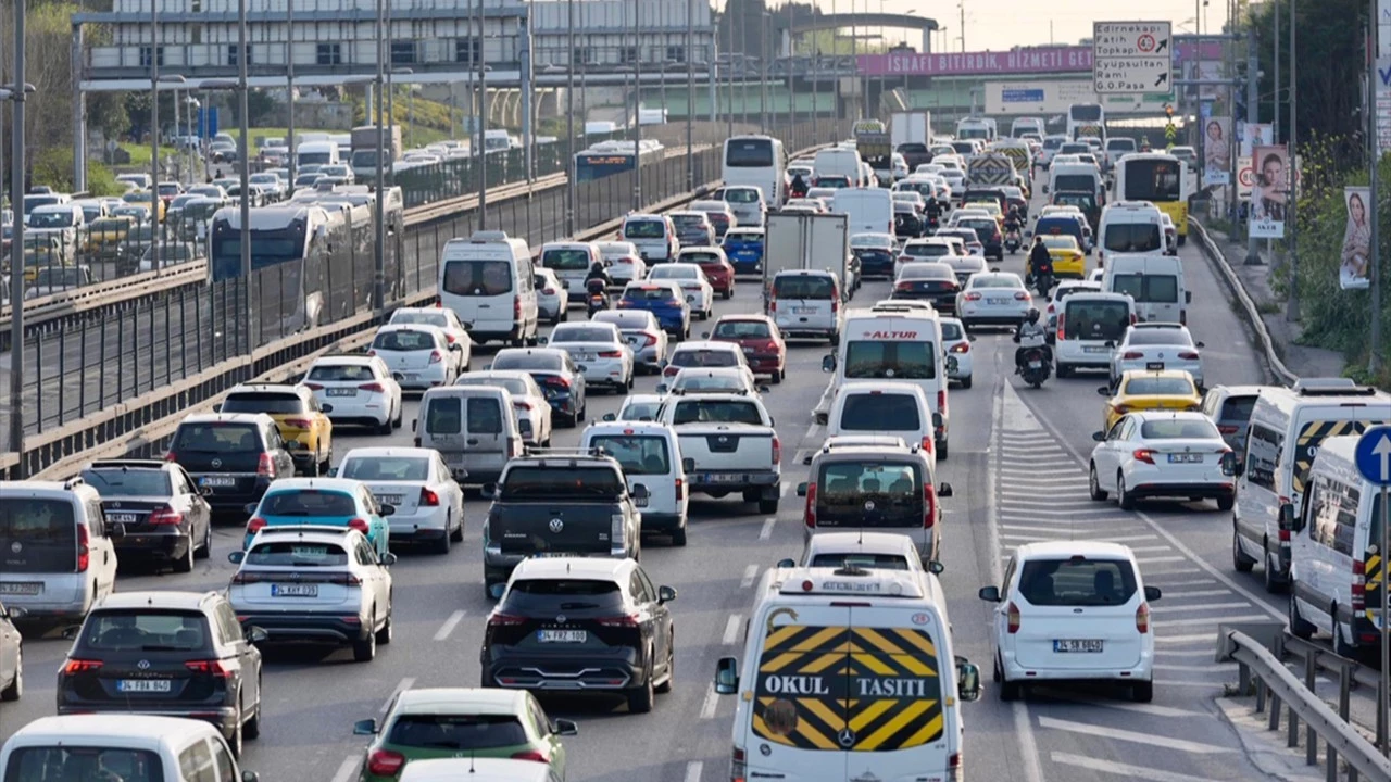 Trafikte Tehlike Buyuyor 6 Milyon Arac Guvenligi Tehdit Ediyor Qvh7 Cover