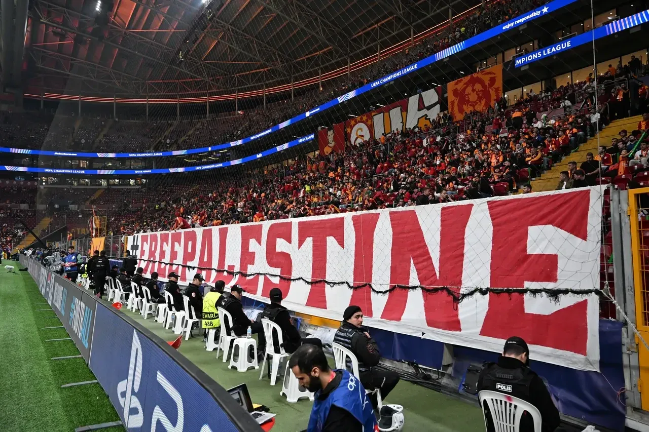 Uefadan Galatasaray Icin Tepki Ceken Karar Ozgur Filistin Pankartina Tahammul Edemedi 3258312 202510231217 2