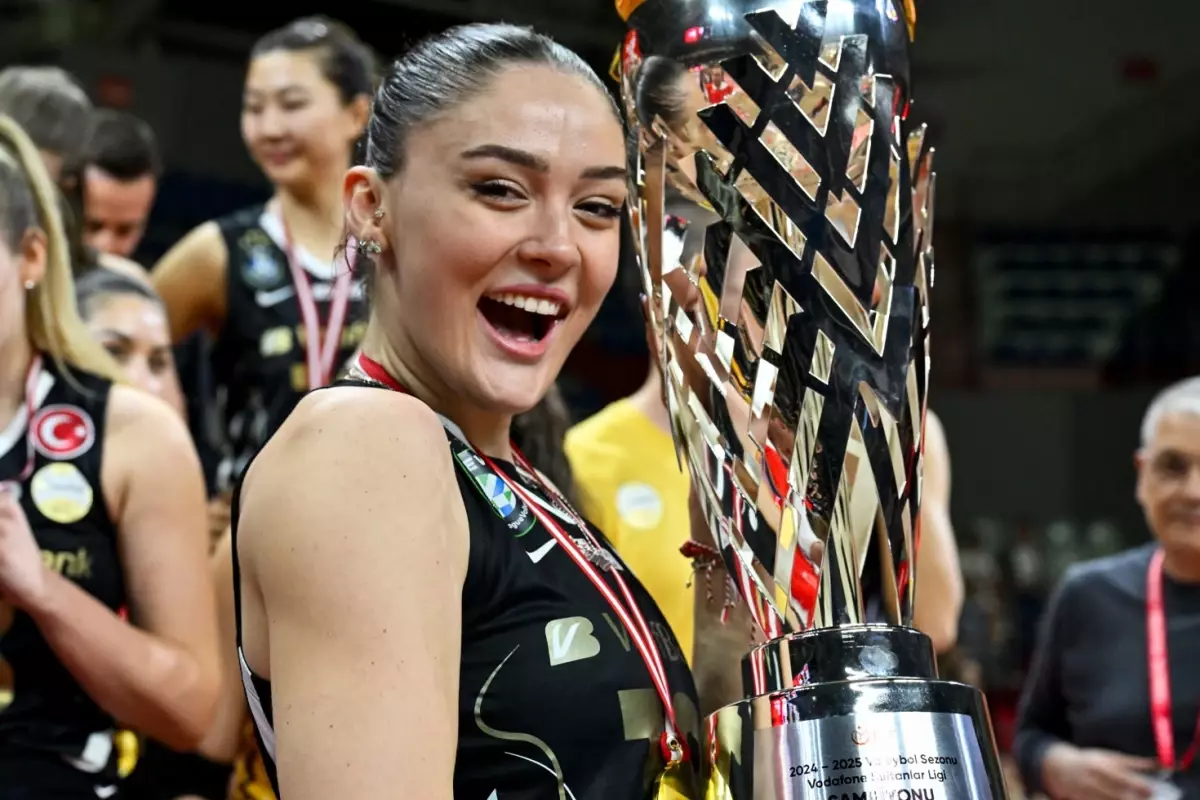 Zehra Gunes In Kardesi Fenerbahce Ye Transfer 19155848 6340 Amp
