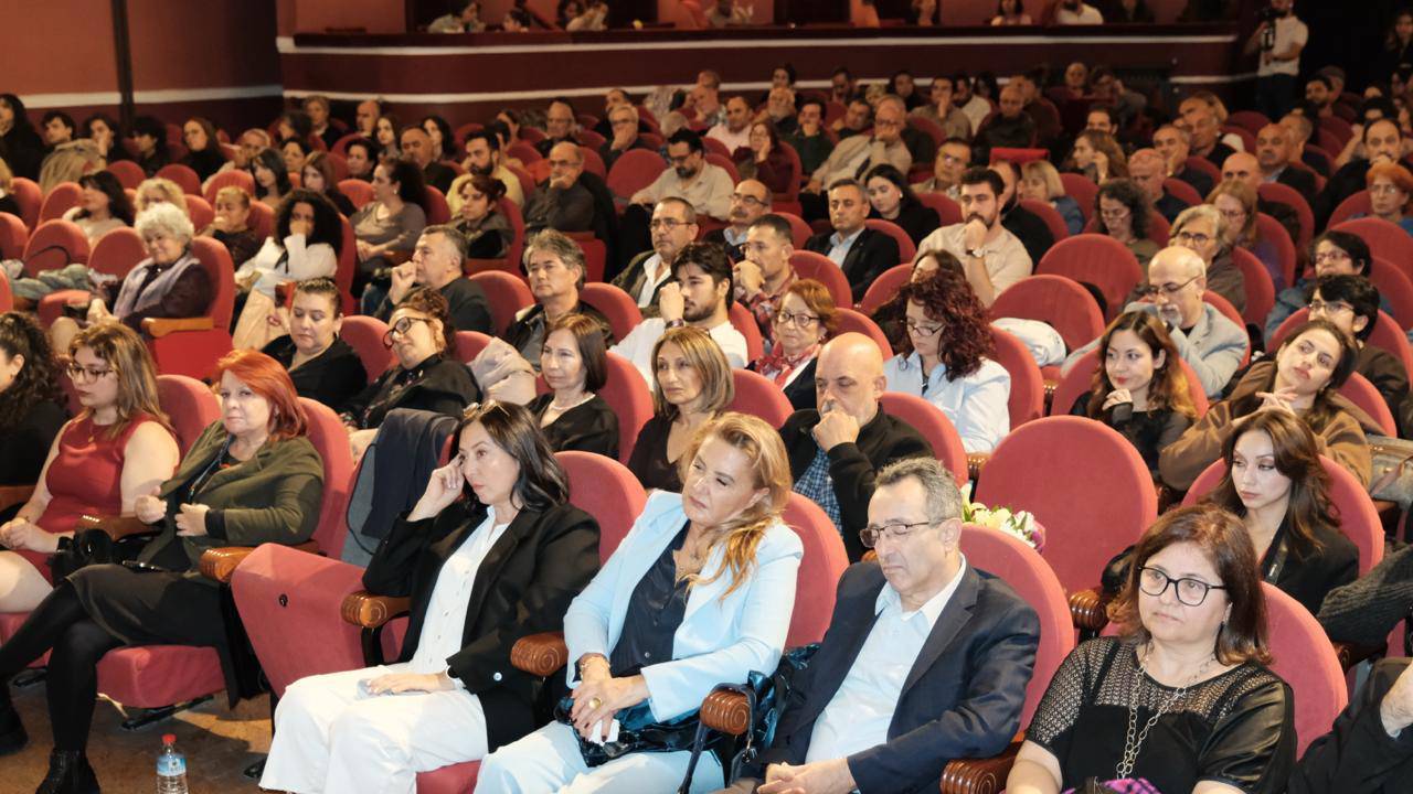 13 Uluslararasi Izmir Tiyatro Festivali Basladi