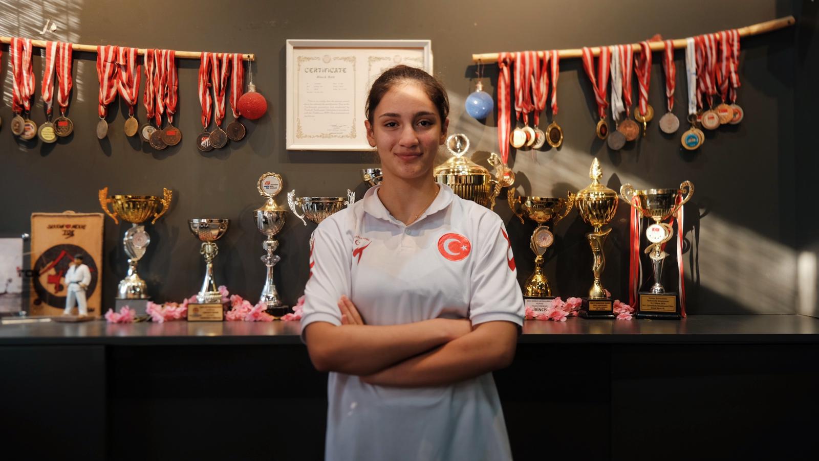 7B1F6178 Ffba 401A B7A8 A8F584Bd401D