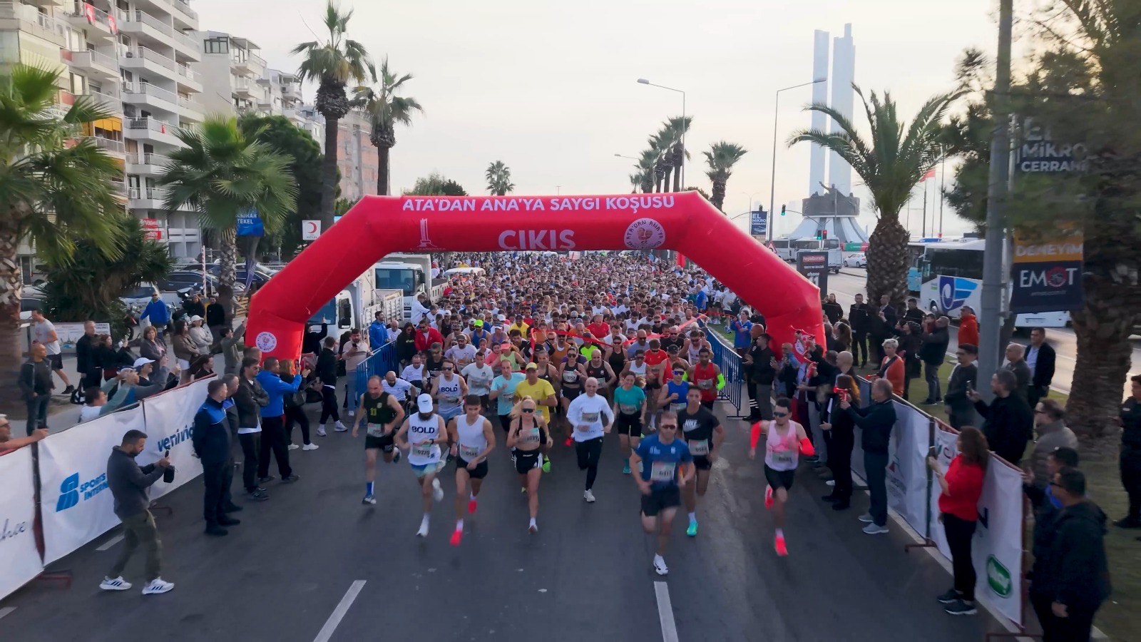 932E6Ca7 C2Ac 4983 A4C1 B0C53578579F (1)