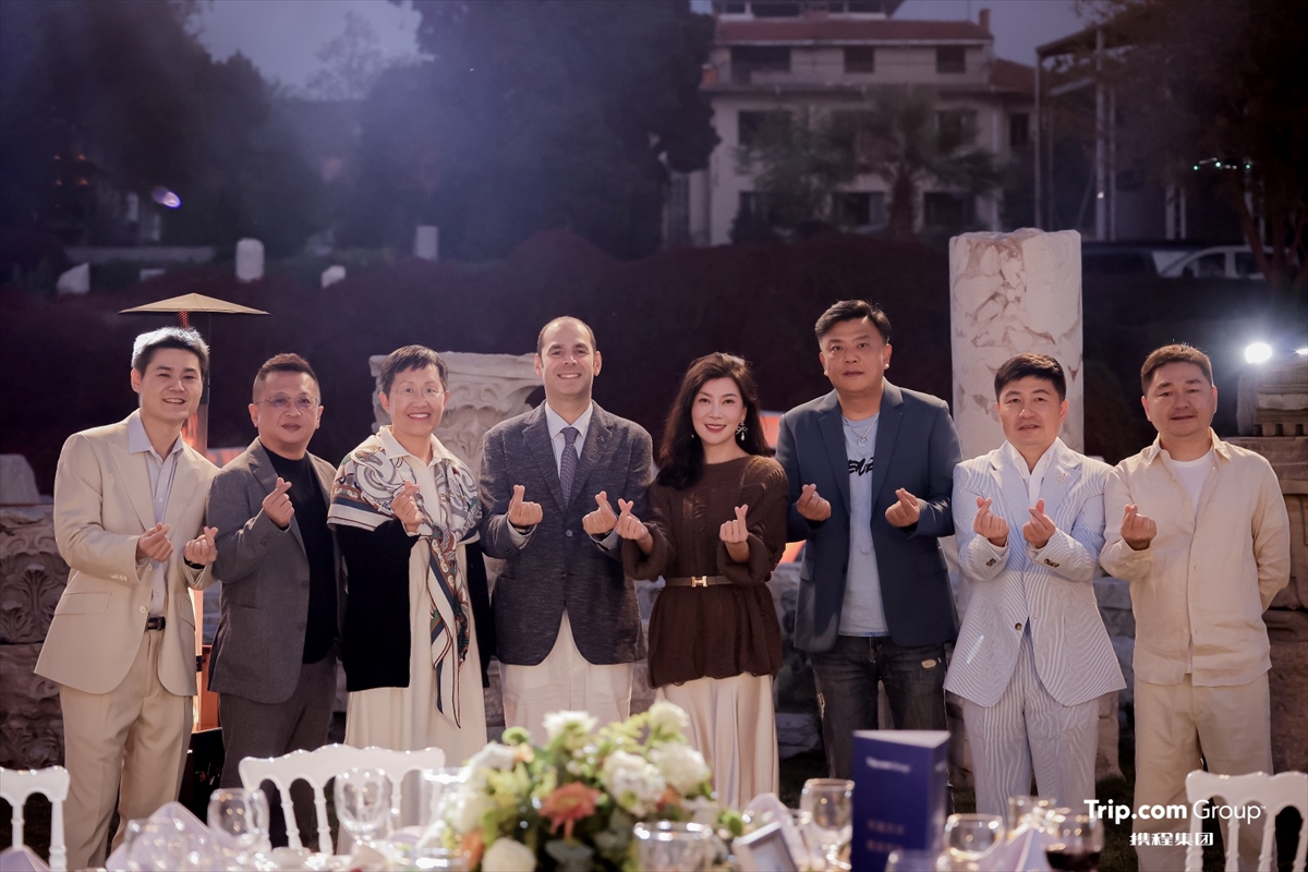 A A 20251108 39652399 39652397 C I N L I T U R I Z M C I L E R I Z M I R D E A G I R L A N D I