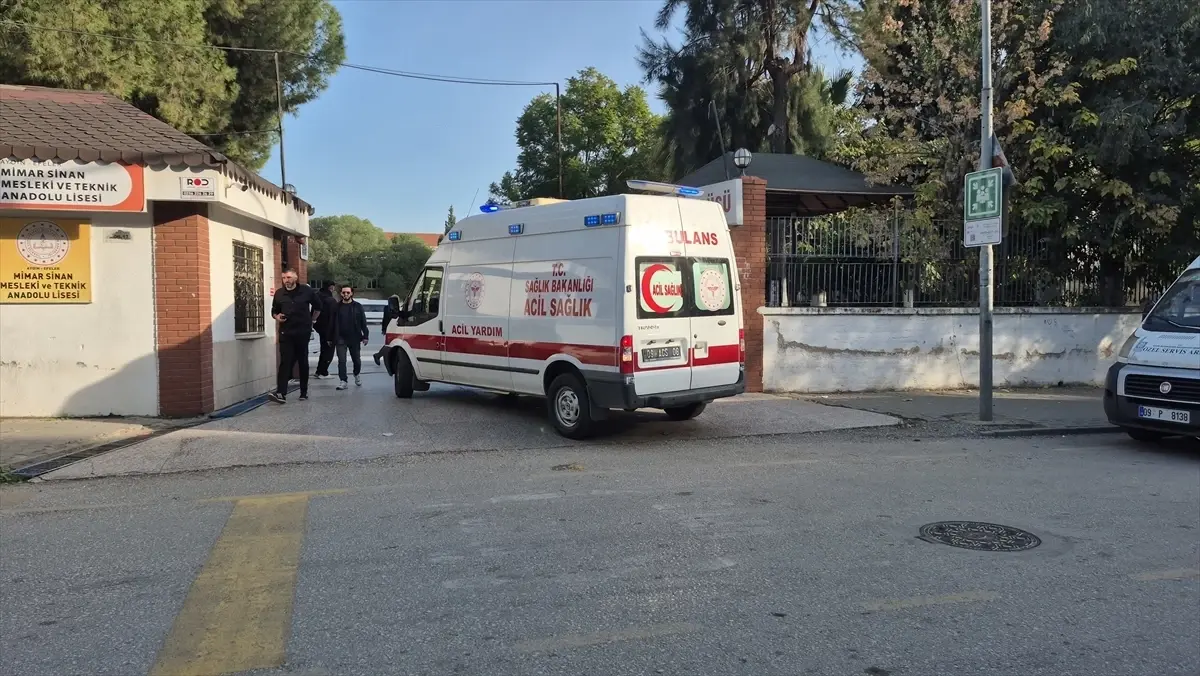 Aydin Da Bicakli Kavgada 2 Ogrenci Yaralandi 19266863 Amp