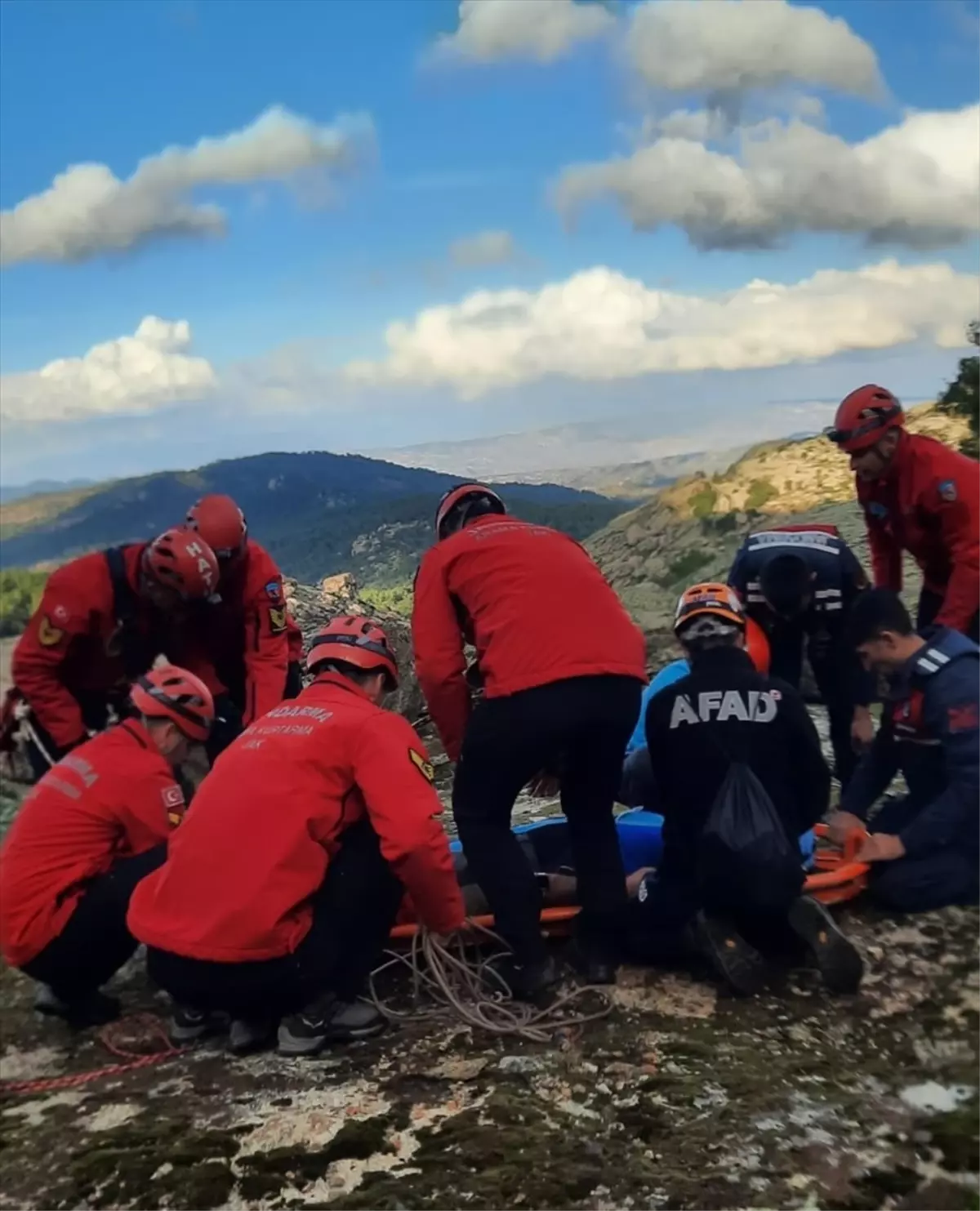 Aydin Da Dagda Yuruyus Sirasinda Duserek Yara 19299853 Amp (1)