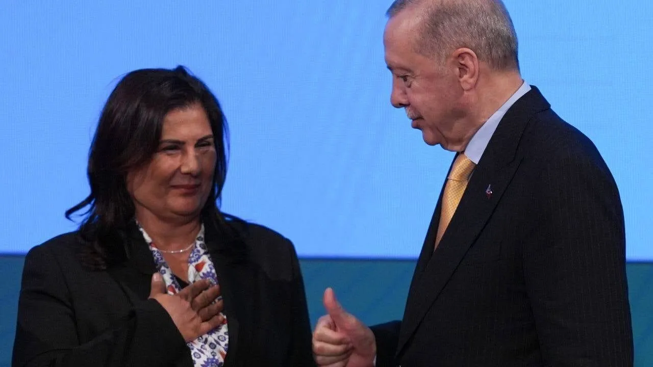 Aydin Halki Ozlem Cerciogluna Tepkili Bu Halk Onu Affetmez Istifa Etmeli-2