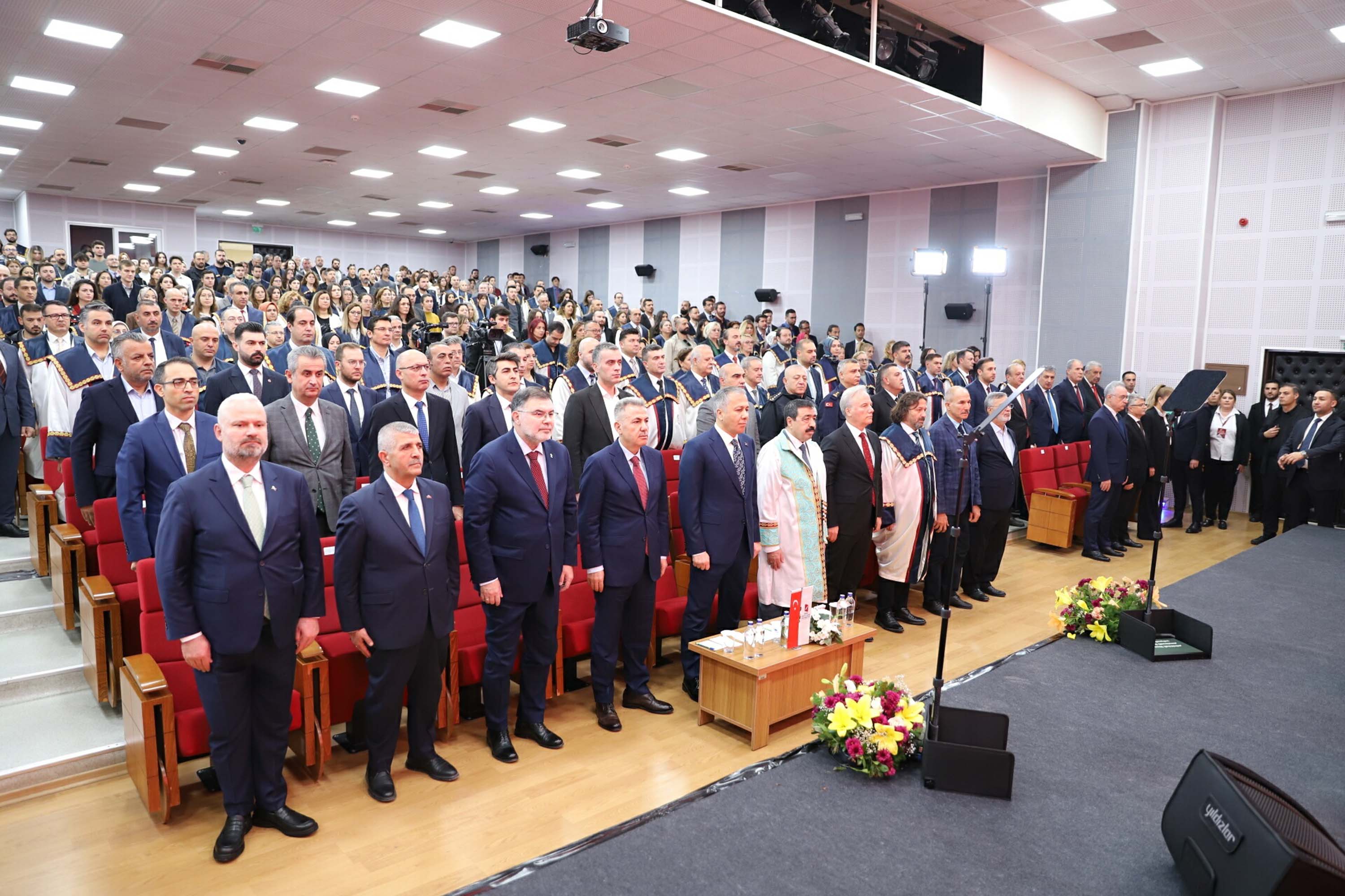 B A K A N Y E R L I K A Y A T R A F I K K U L T U R U N U G E N C L E 1036684 307663