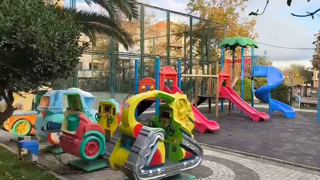 Bagcilar Da Parkta Oyun Oynayan 5 Cocuk Elektrik Akimina Kapildi