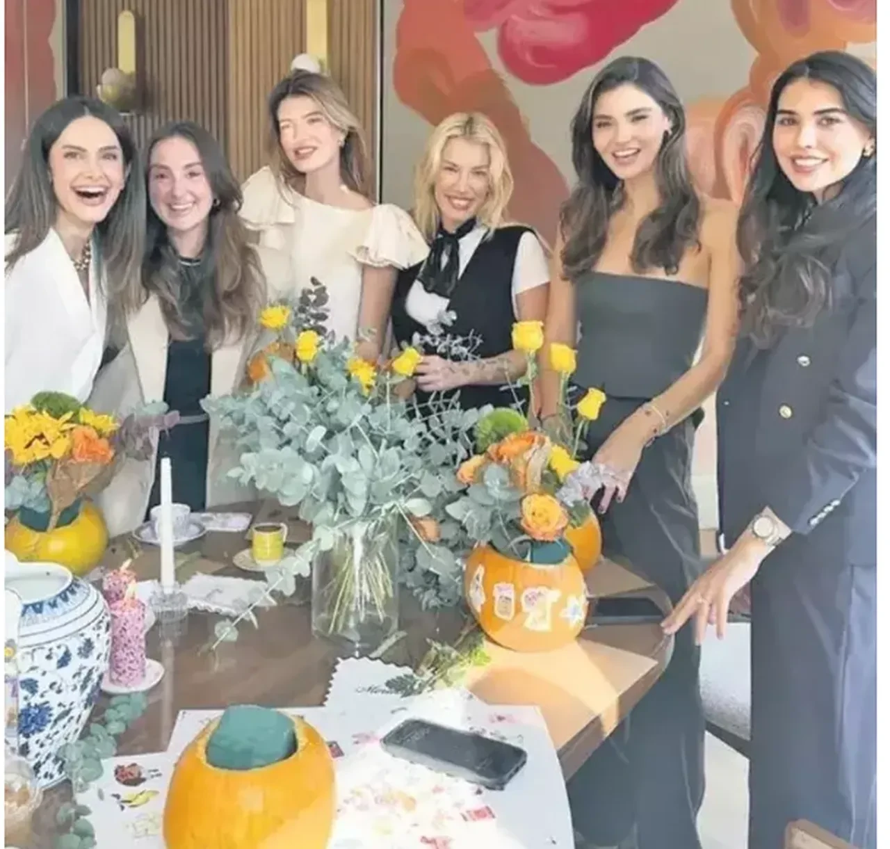 Cengiz Underin Nisanlisi 8 Milyonluk Yuzuguyle Kutlama Yapti 3261625 202511061047 1