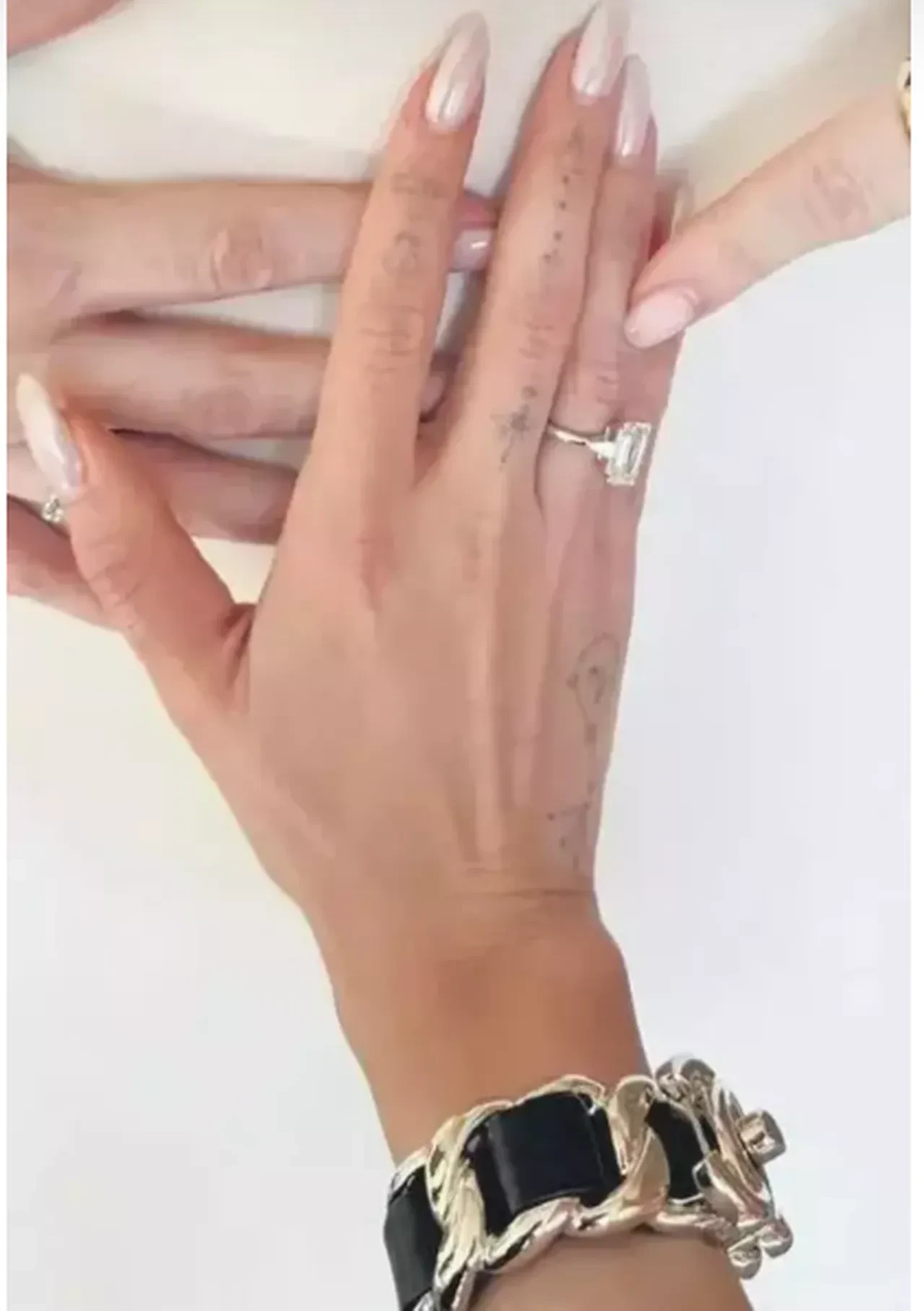 Cengiz Underin Nisanlisi 8 Milyonluk Yuzuguyle Kutlama Yapti 3261625 202511061047 2