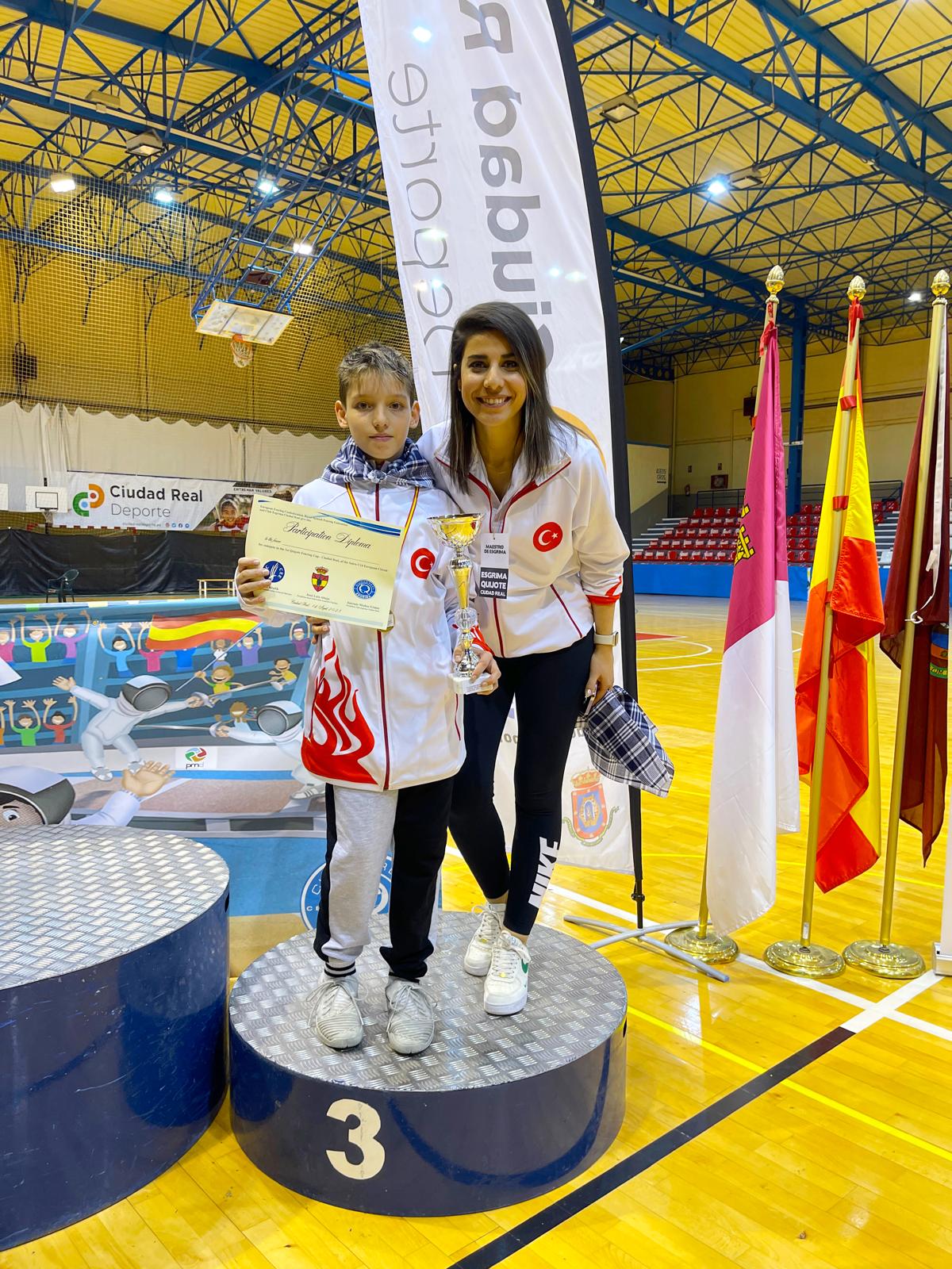 E S K R I M D E H U L Y A B A L C I F I R T I N A S I 1003045 297623