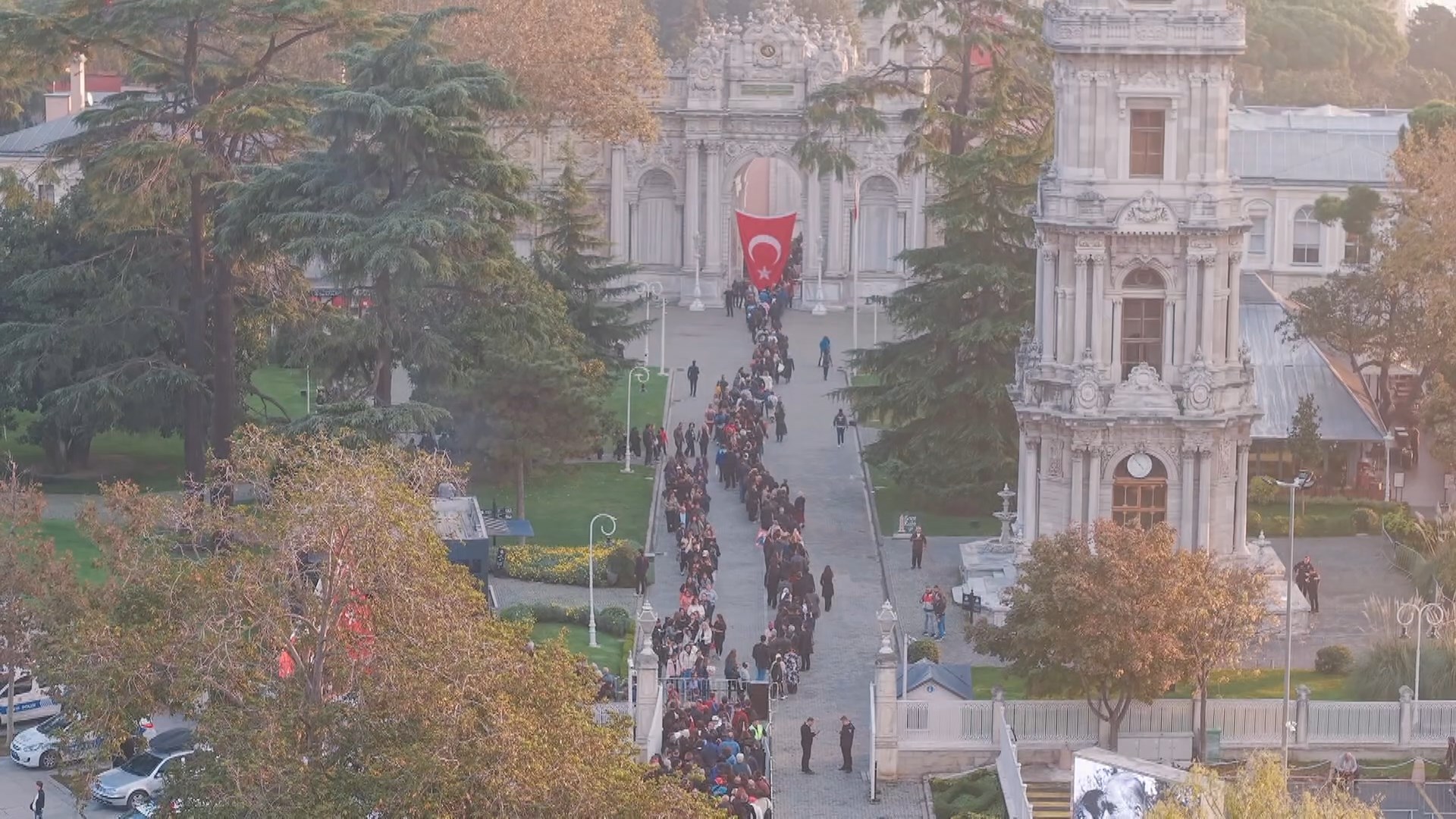 I S T A N B U L D O L M A B A H C E S A R A Y I N D A 10 K A S I 1008137 299013