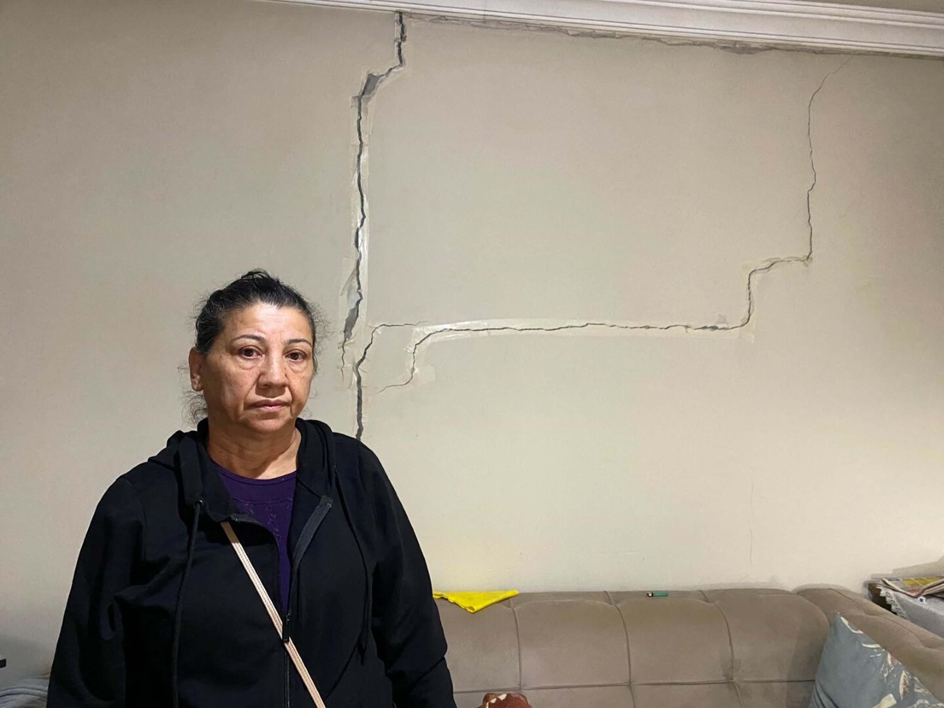 I Z M I R D E E V L E R I N D E C A T L A K L A R O L U S A N M A H A 1022703 303467