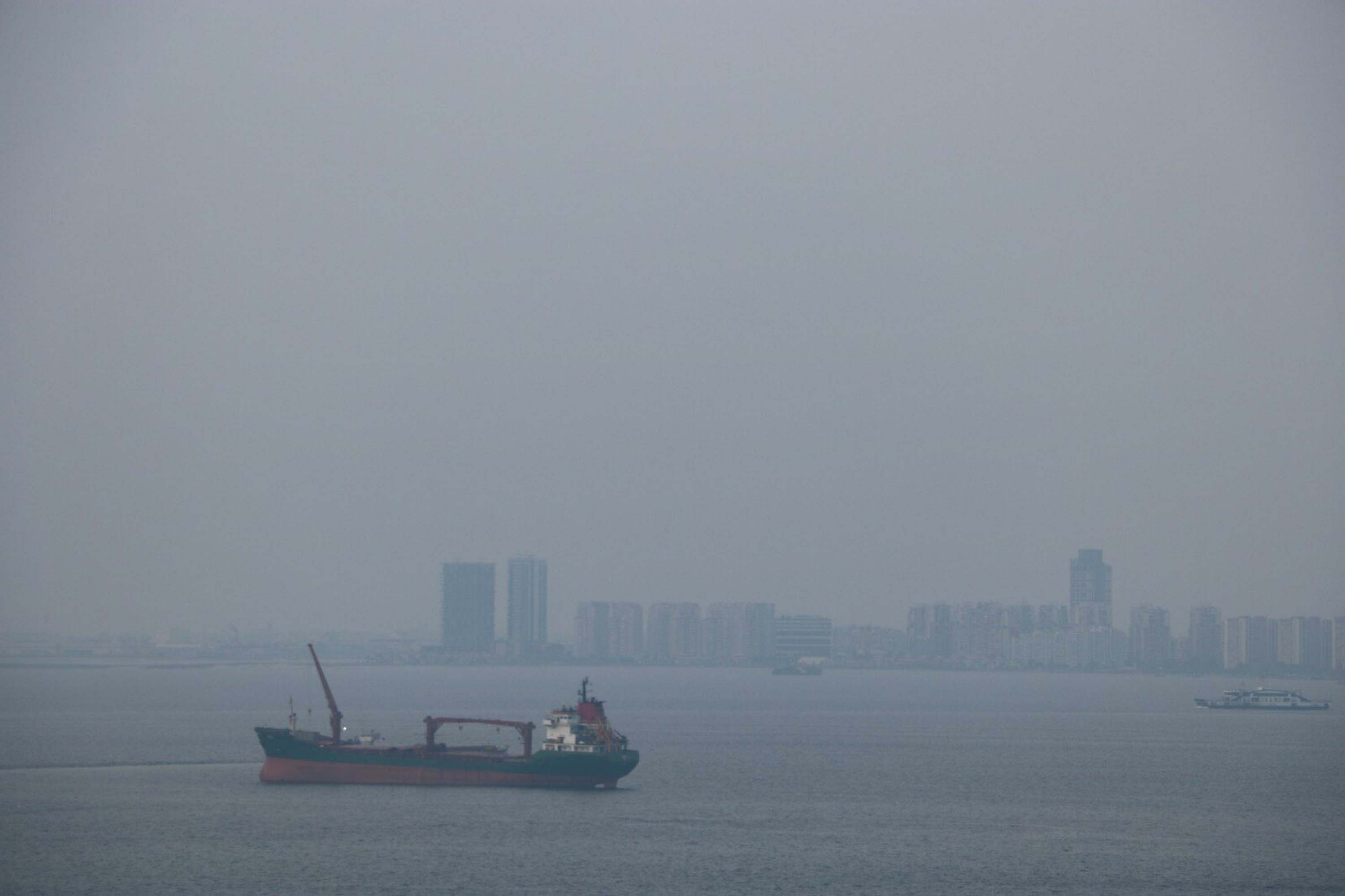 I Z M I R D E H A V A K A L I T E S I H A S S A S S E V I Y E D E 1009591 299486