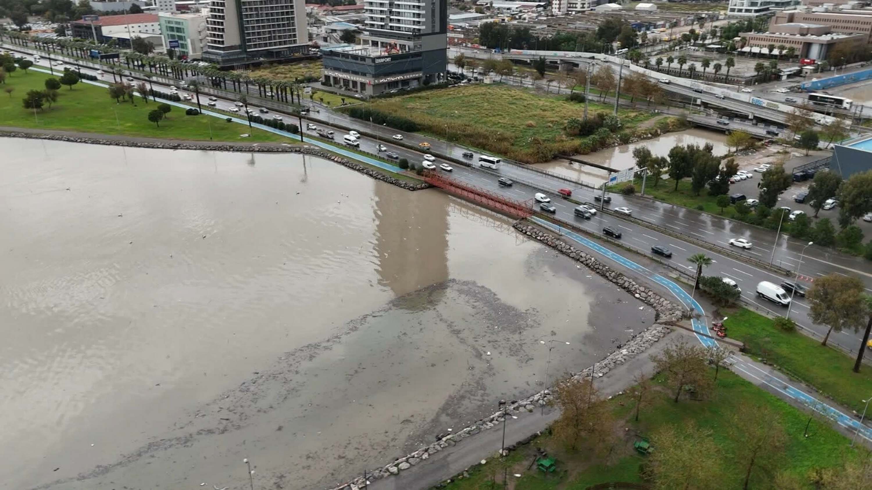 I Z M I R D E S A G A N A K E T K I L I O L D U (2) 1038587 308231