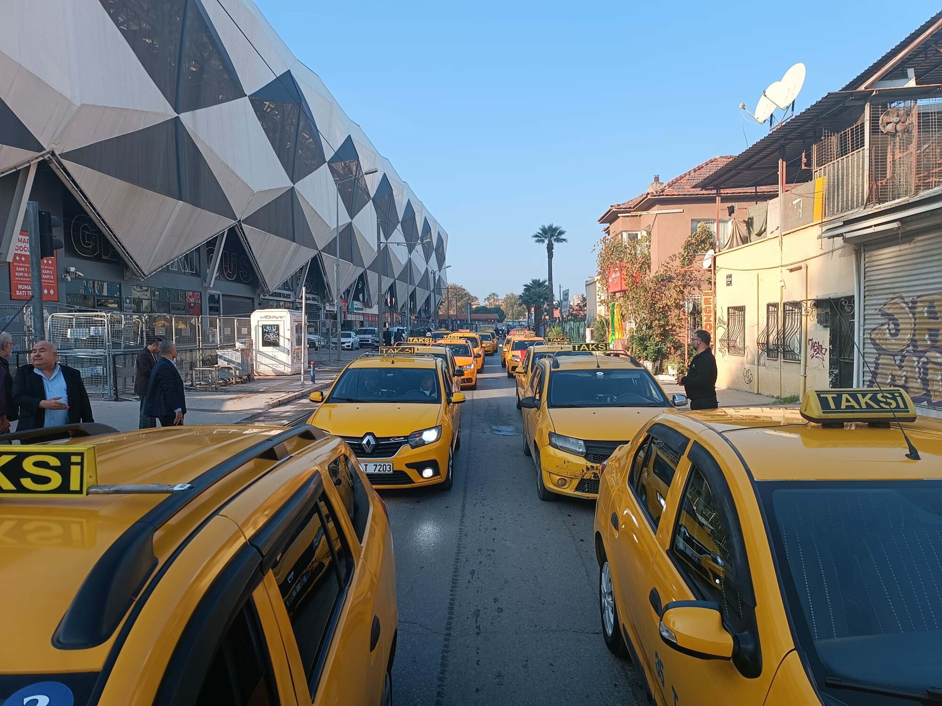 I Z M I R D E T A K S I C I L E R K O R S A N T A S I M A C I L I G A 1004941 298182