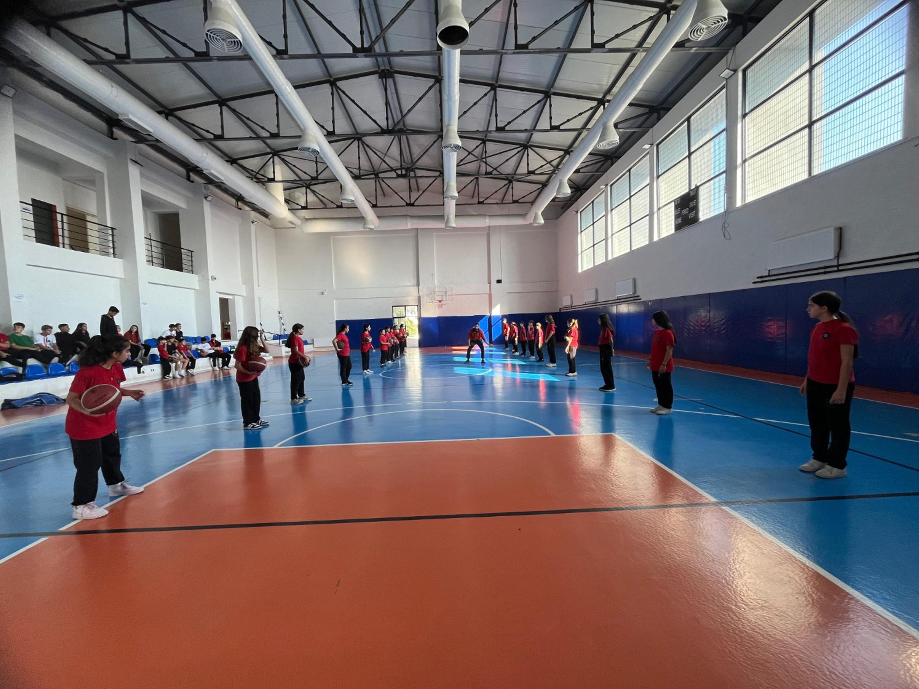 I Z M I R I N I L K S P O R O R T A O K U L U N D A G E L E C E G I N 1002866 297582