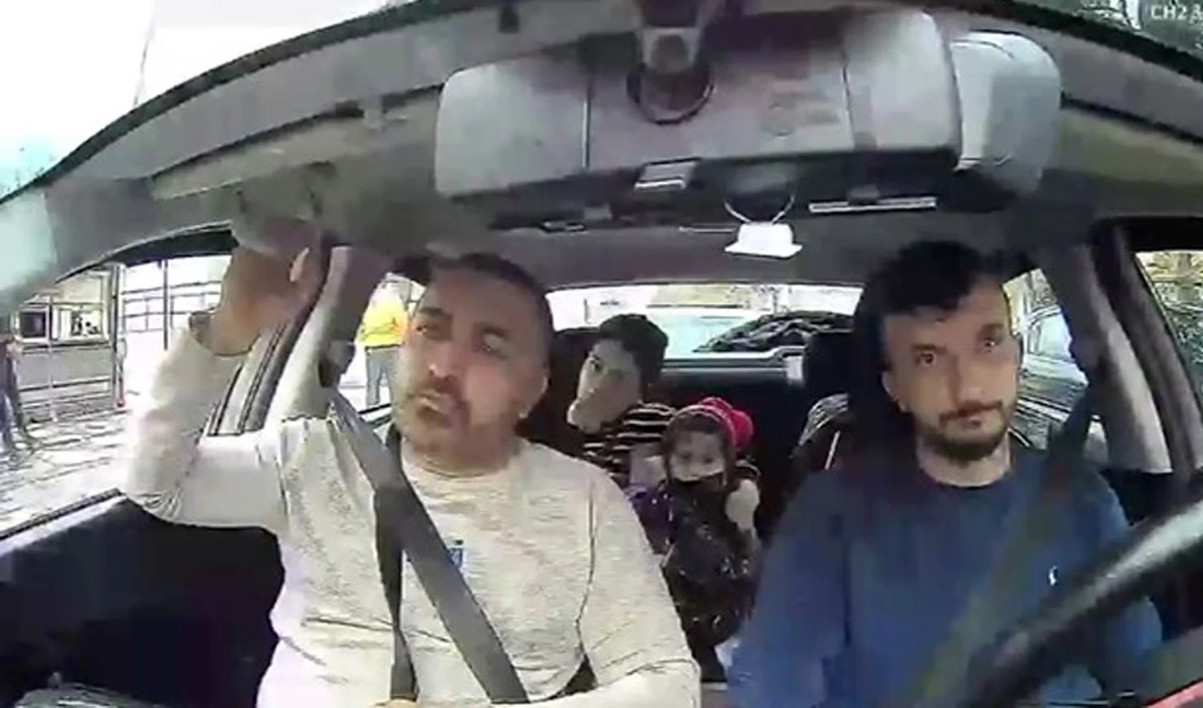 Kapak Bocek Ailesinin Taksideki Goruntuleri Arac Ici Kamerasina Yansidi Aile Uyelerinin Fenalastigi Goruluyor 293604