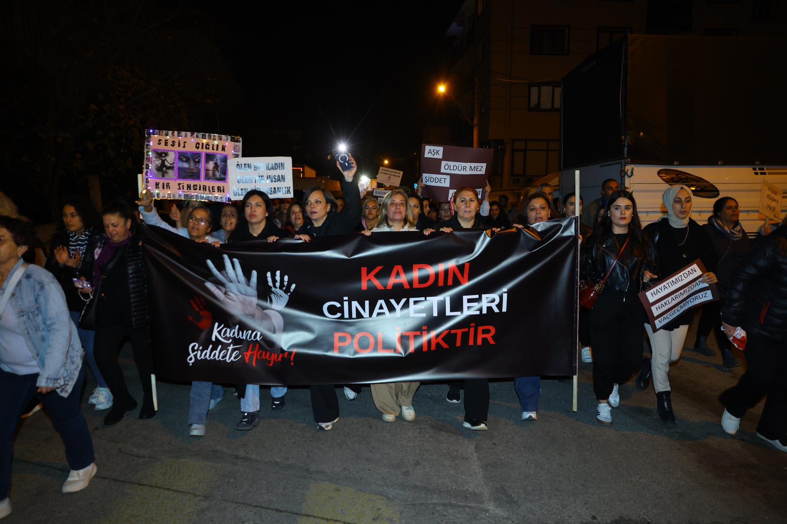 Karabağlar Kadına Karşı Tek Ses Tek Yürek (10)