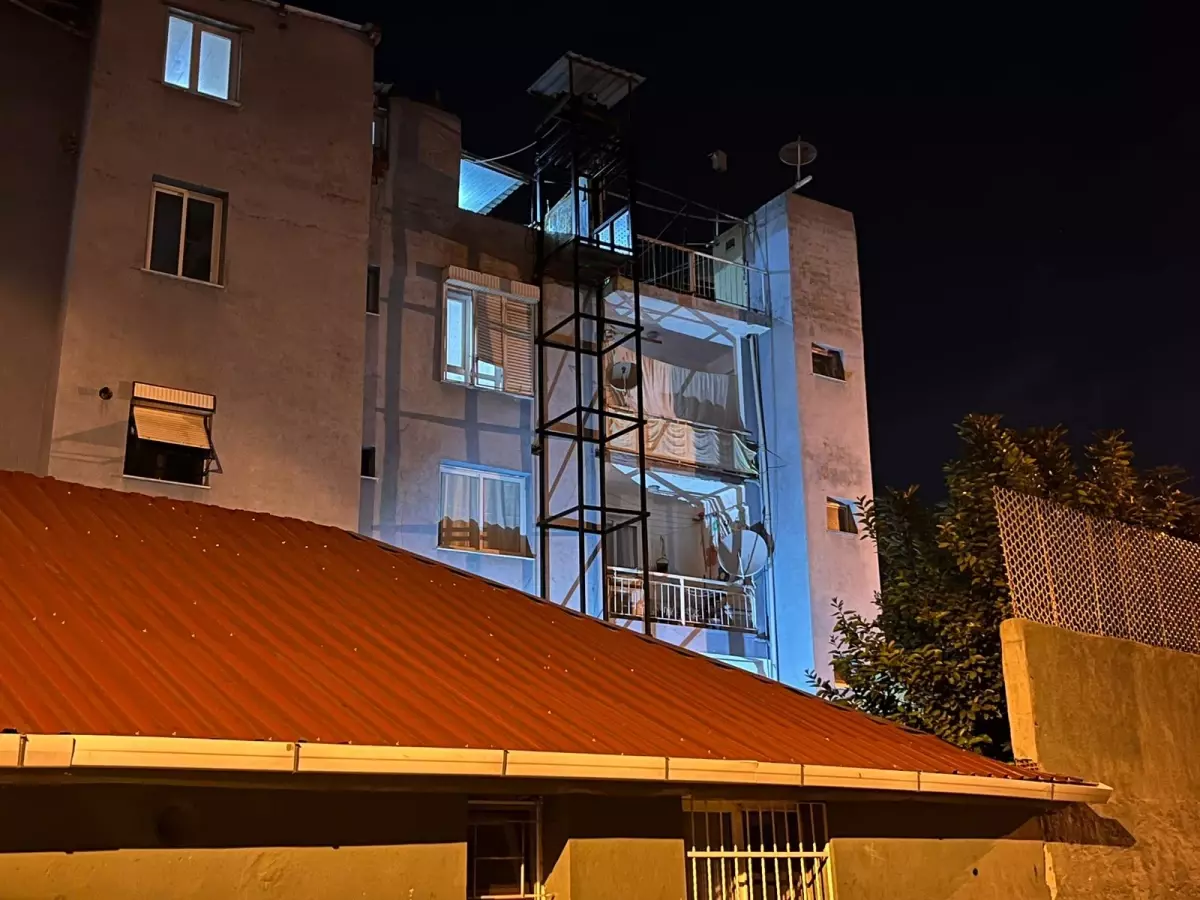 Kardesi Icin Yaptirdigi Engelli Asansorunden 19275474 Amp