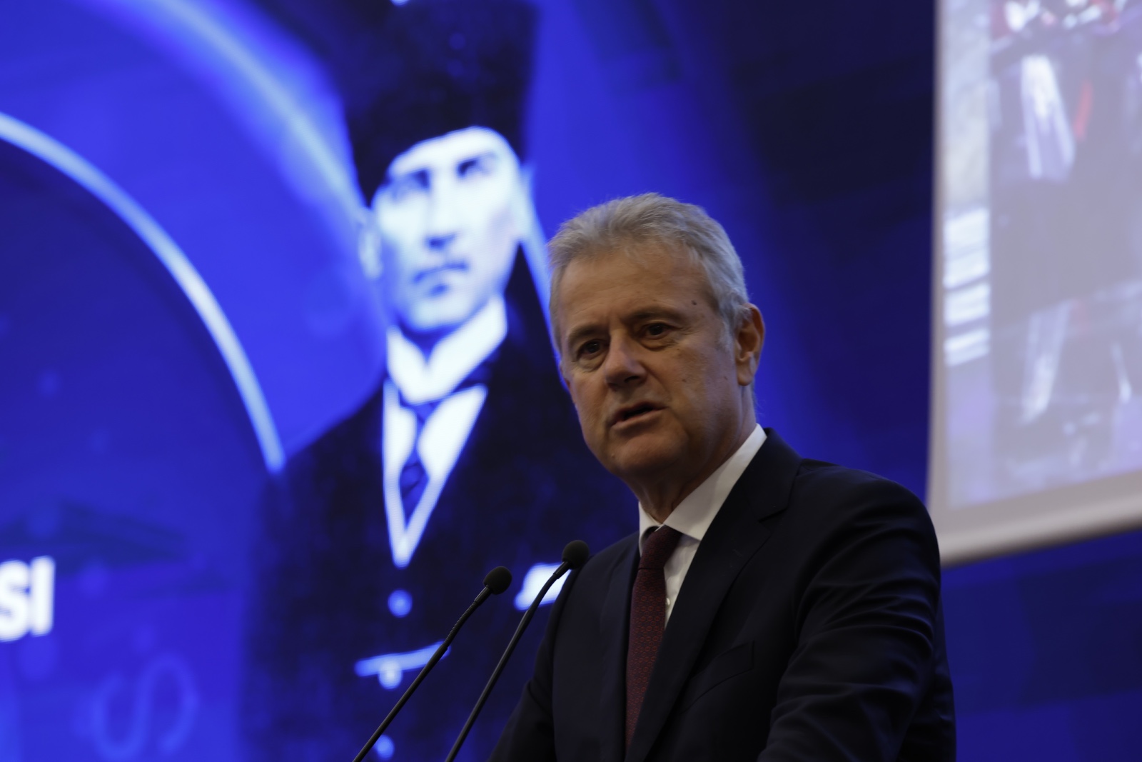 Mahmut Özgener (1)-1