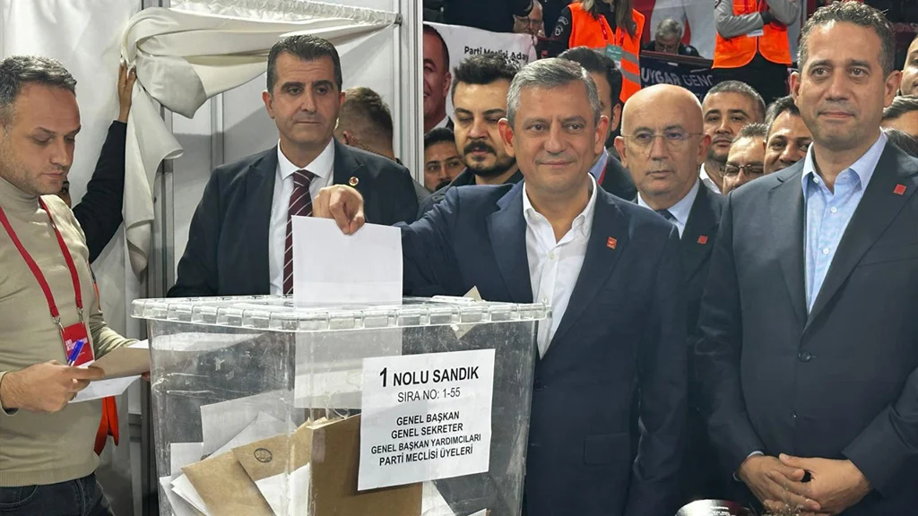 Ozgur Ozelin Anahtar Listesi Belli Oldu 32 Yeni Isim