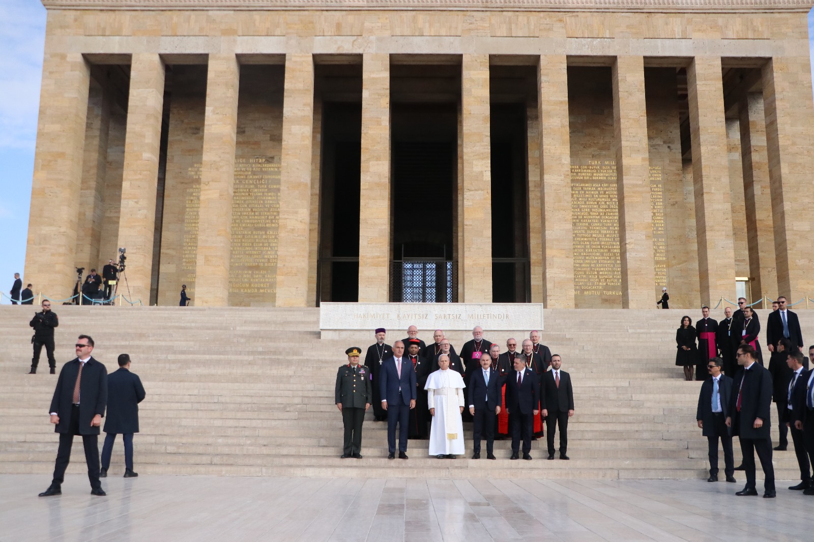 Papa 14Uncu Leo Ankarada (2) 1036115 307487 (1)