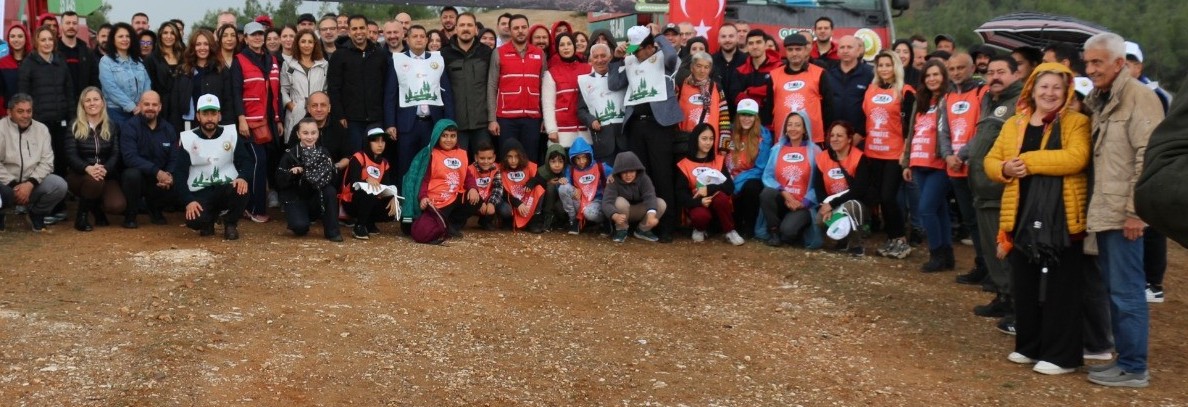 Philip Morris Çalışanları Torbolı’da 3 Bin Fidan Dikti