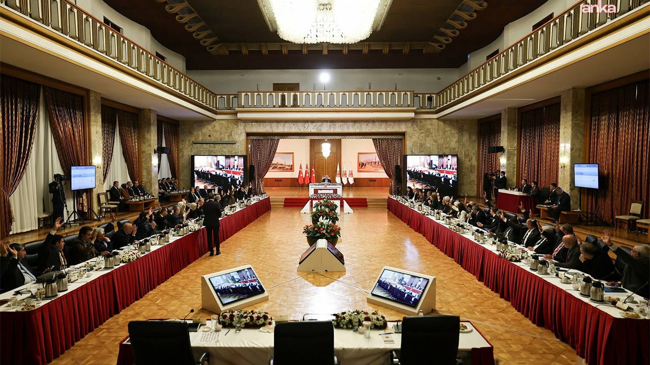 Surec Komisyonu Cuma Gunu Toplanacak Siyasi Partiler Ne Yapacak