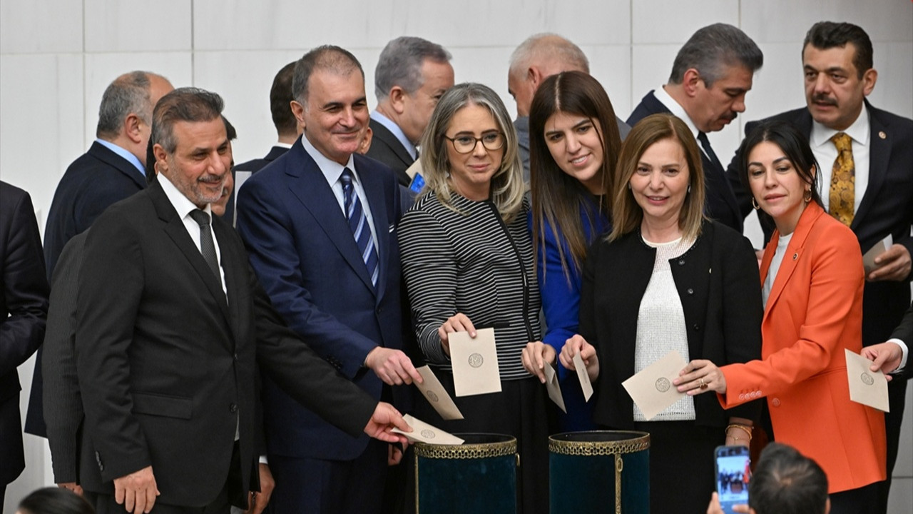 Tbmm Genel Kurulunda Hsk Uyeligi Secimi Ilk Turda 400 Oya Ulasan Olmadi Yadm