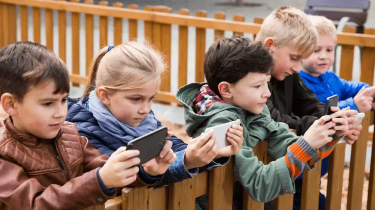 Turkiye Dugmeye Basti 13 Yas Alti Cocuklara Sosyal Medya Siniri 1733040953 1266