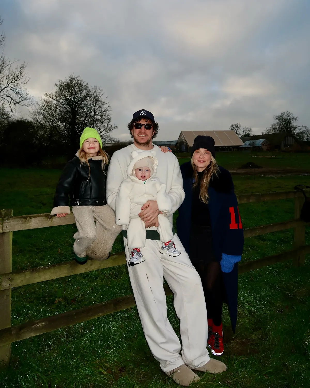 692D717Acca98501 W1200Xh1499