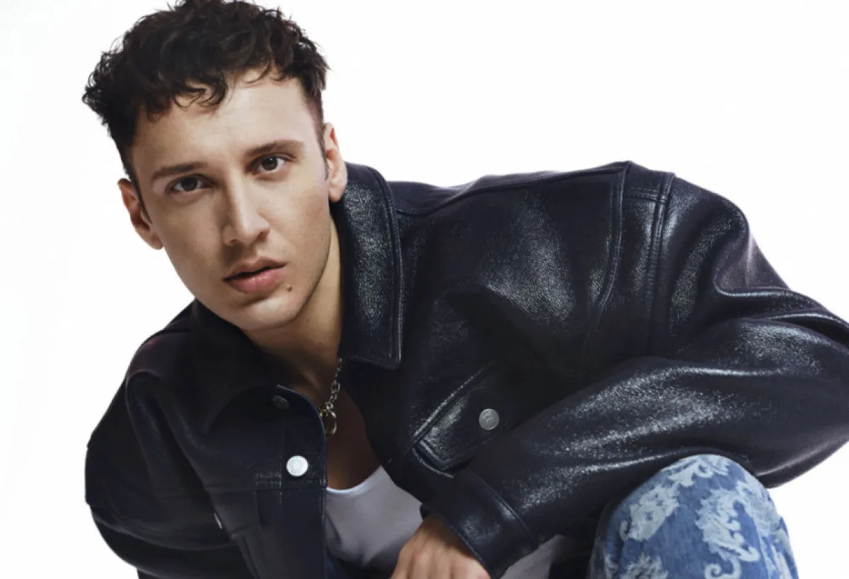 6940F8Dcc7532678 W1200Xh819