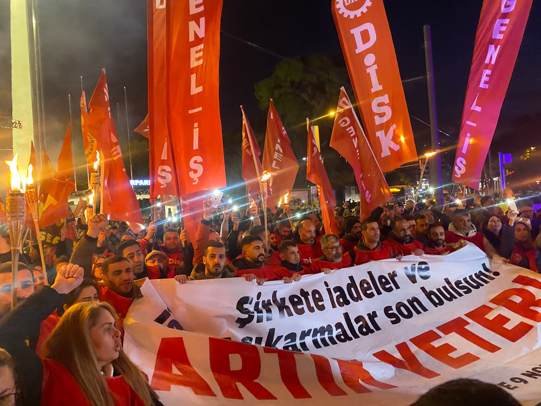 750E0B5D C63E 41C0 8433 97E7Ba43D747