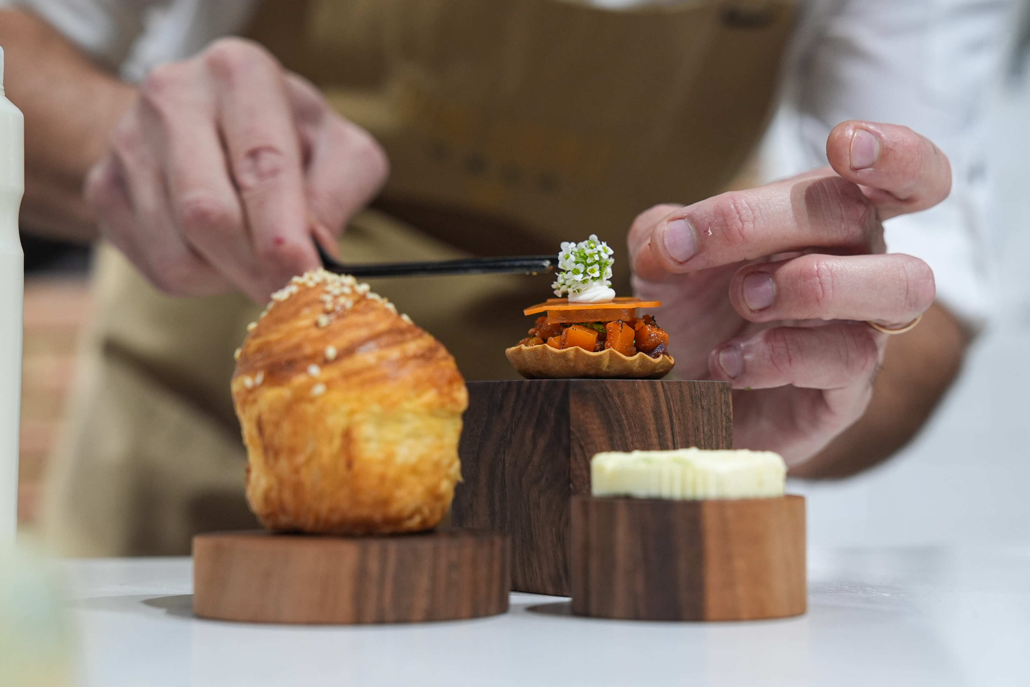 A A 20251223 40053068 40053050 U R L A G A S T R O N O M I D E Y I L D I Z T O P L A M A R O T A S I N I N D U R A G I O L D U-1