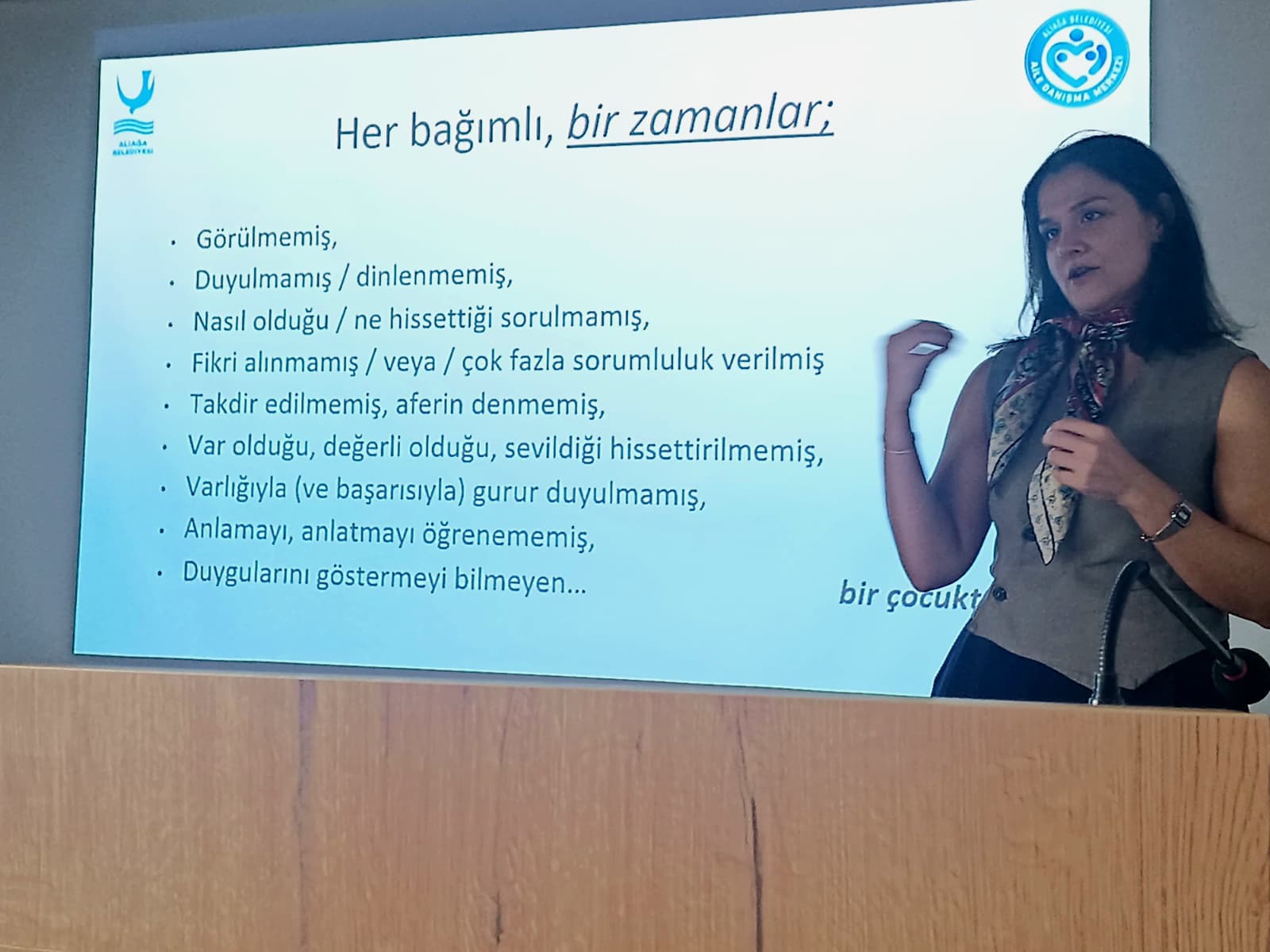 Aliağa Belediyesi’nden Ailelere Ergenlik İletişimi Semineri (1)