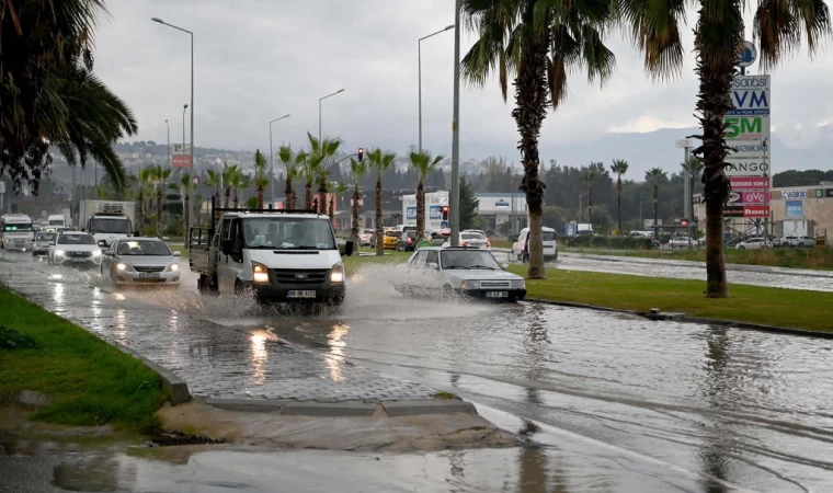 Ani Yagmur Ve Kuvvetli Ruzgar Kusadasini Felc Etti 1764946827