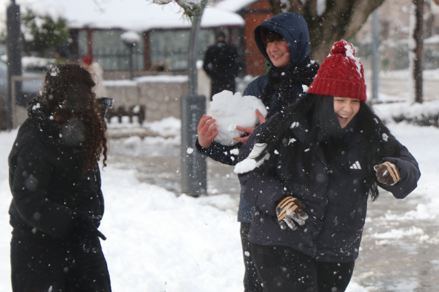 Bircok Il Ve Ilcede Egitime Kar Yagisi Nedeniyle 19400983 7572 M