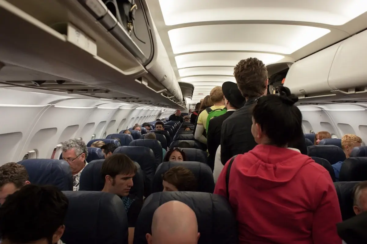 Business Class Ta Hirsizlik Yapan Yolcuya 20 Ay 19388849 7556 Amp