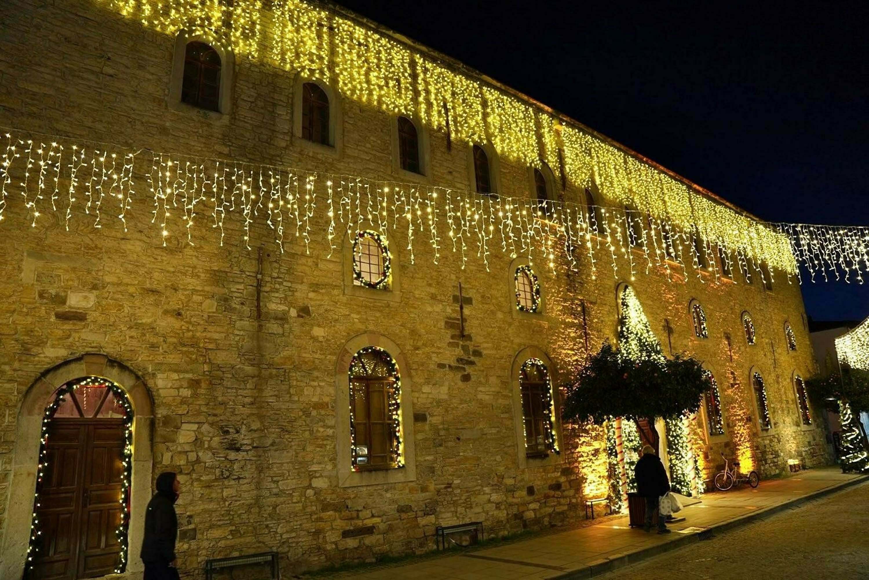 C E S M E D E Y I L B A S I N D A Y U Z D E 90 O R A N I N D A D O 1068554 317070