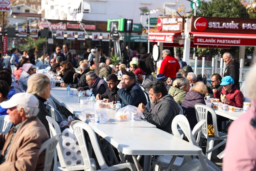 Çeşme’de Gülşah Durbay Için Hayır Yemeği Dağıtıldıphoto 2025 12 22 13 29 13