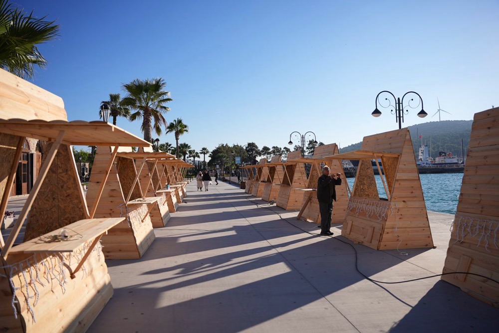 Çeşme’de Yılbaşı Coşkusu Meydanlara Taşınıyorphoto 2025 12 13 11 46 31