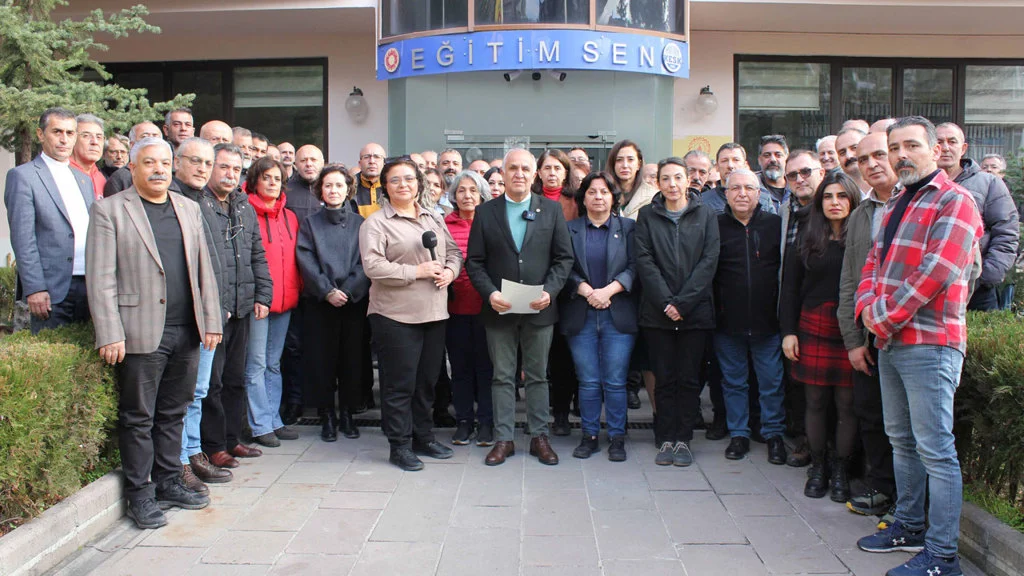 Egitim Senden Mesem Aciklamasi Yusuf Tekine Istifa Cagrisi-1