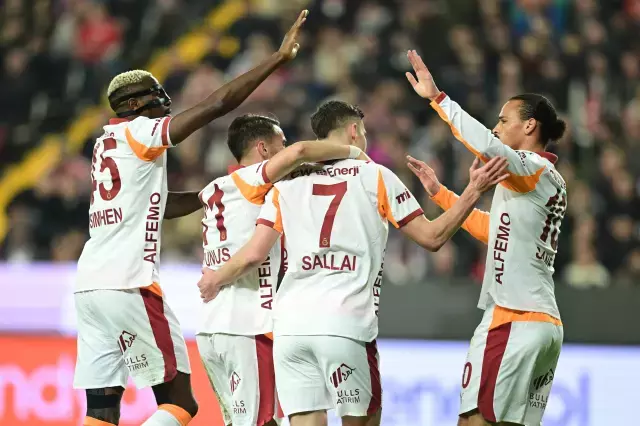 Galatasaray Antalyaspor U Rahat Gecti 19355189 1953 M-1
