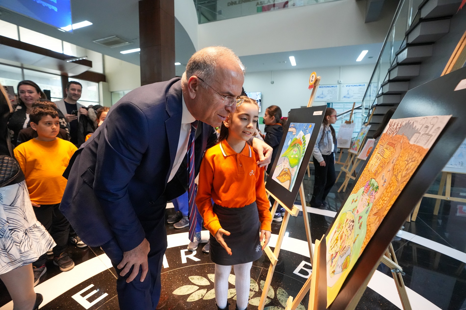 Gaziemirli Çocuklar “Toprak” Temalı Resimleriyle Iklim Krizine Dikkat Çekti (1)