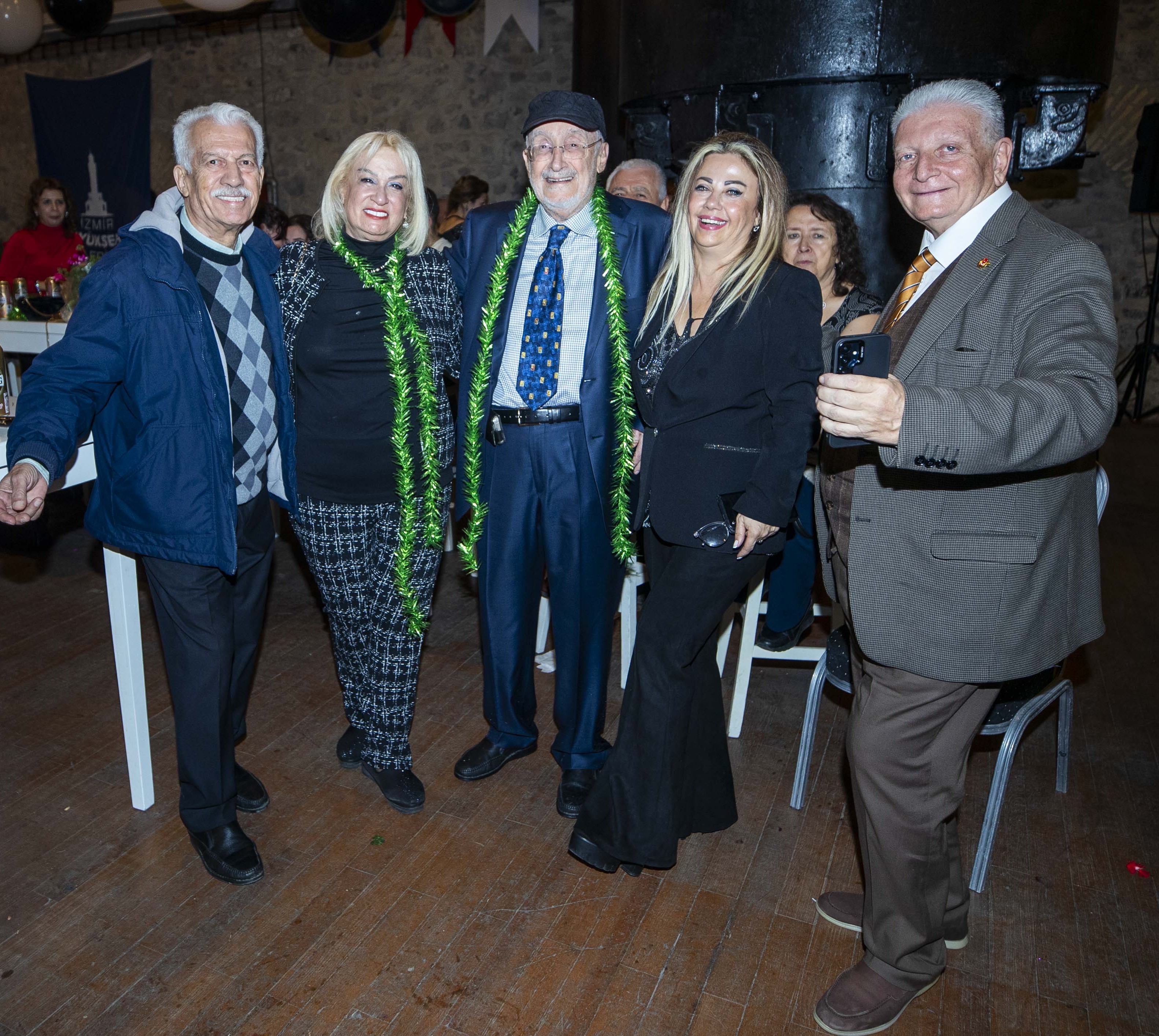 İgc Geleneksel Yilbaşi Buluşmasinda Büyük Coşku... 2026’Da Kalemleri̇mi̇zi̇n Gücü Çok Olsun (1)