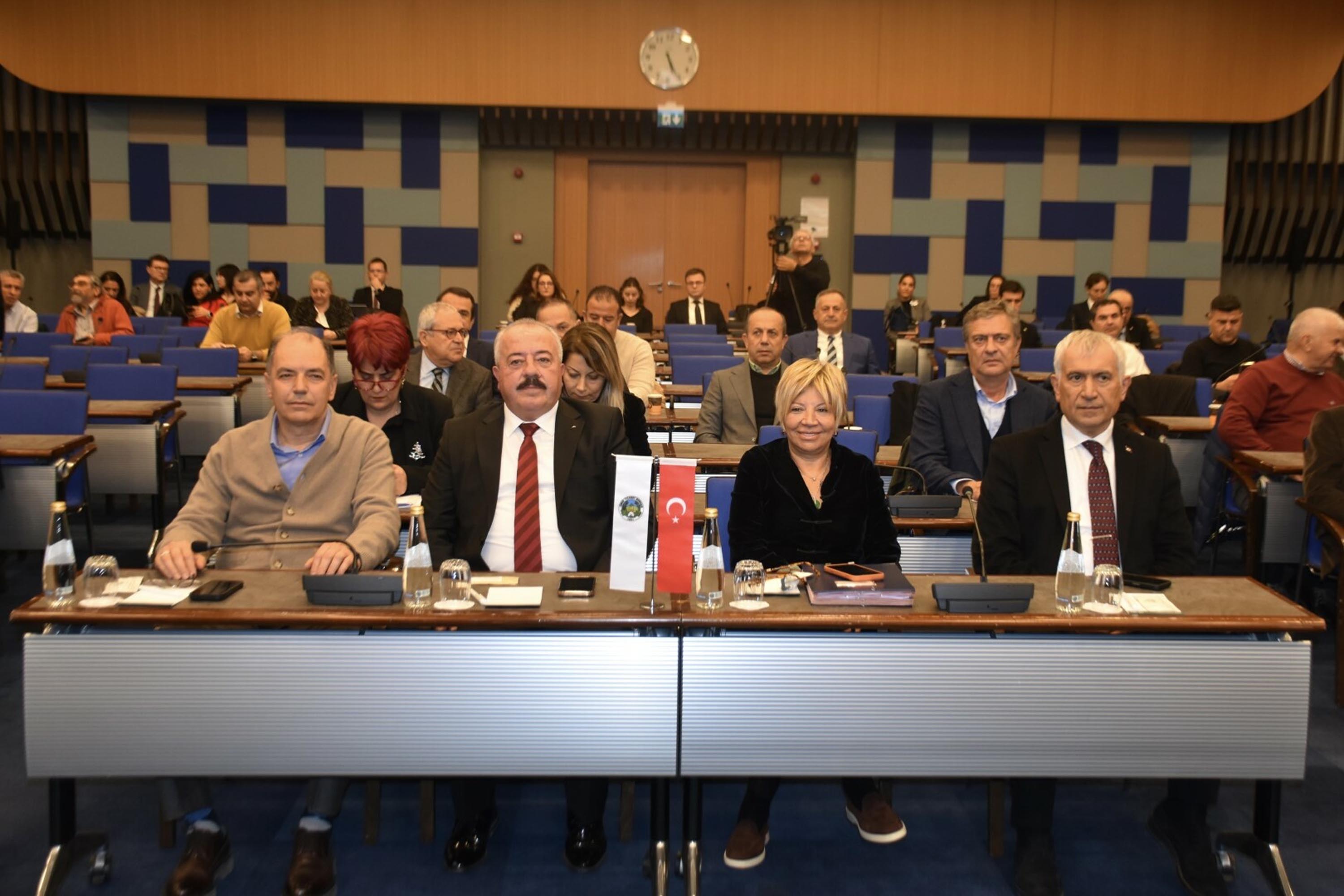 K E S T E L L I T A R I M I N C E V R E S E L V E J E O P O L I T I K 1080547 320705