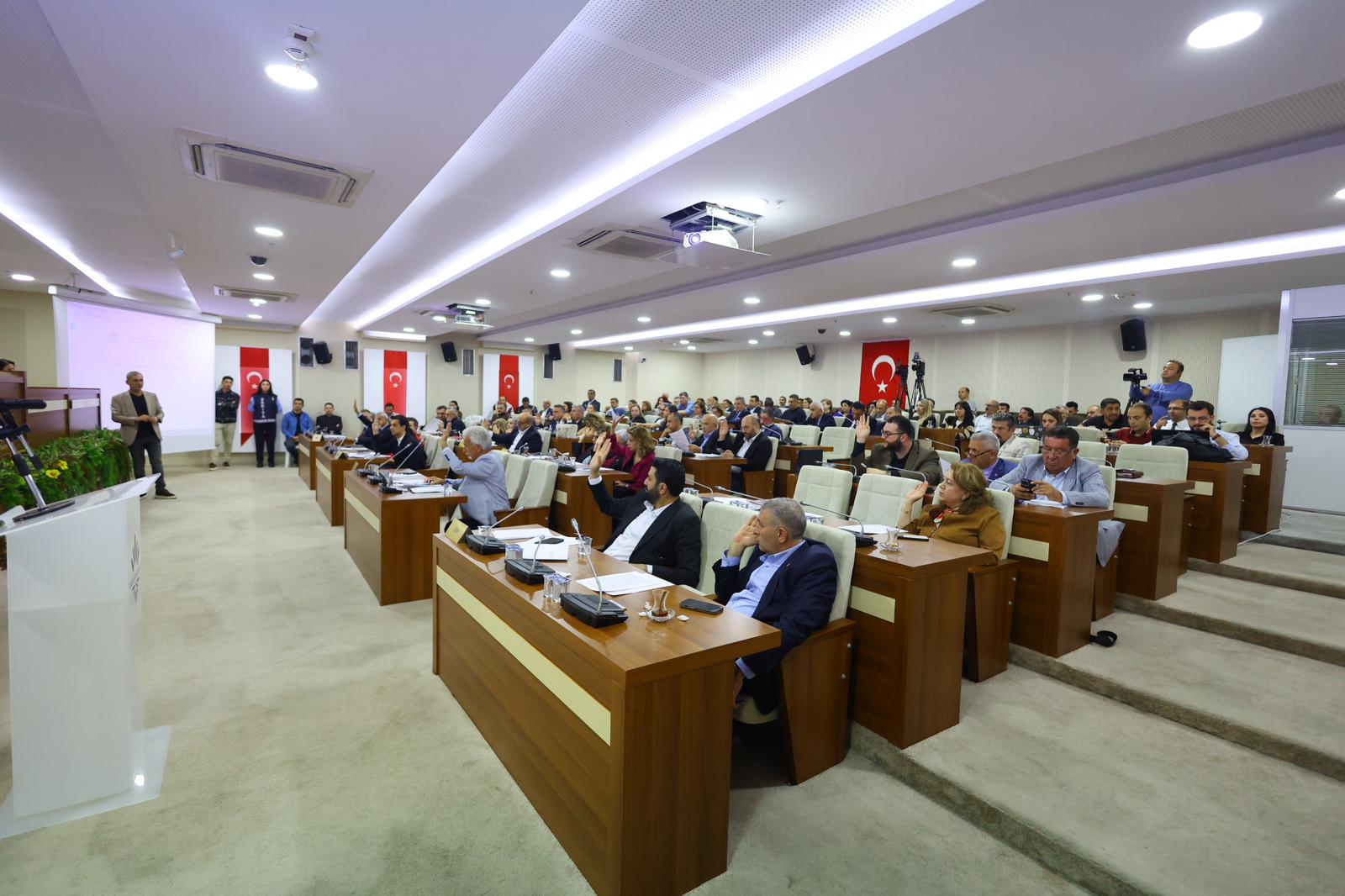 Karabağlar Belediyesi Aralık Ayı Meclisi (2)